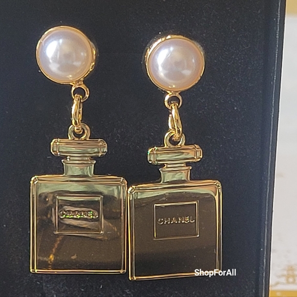 Chanel - Picture 7 of 16